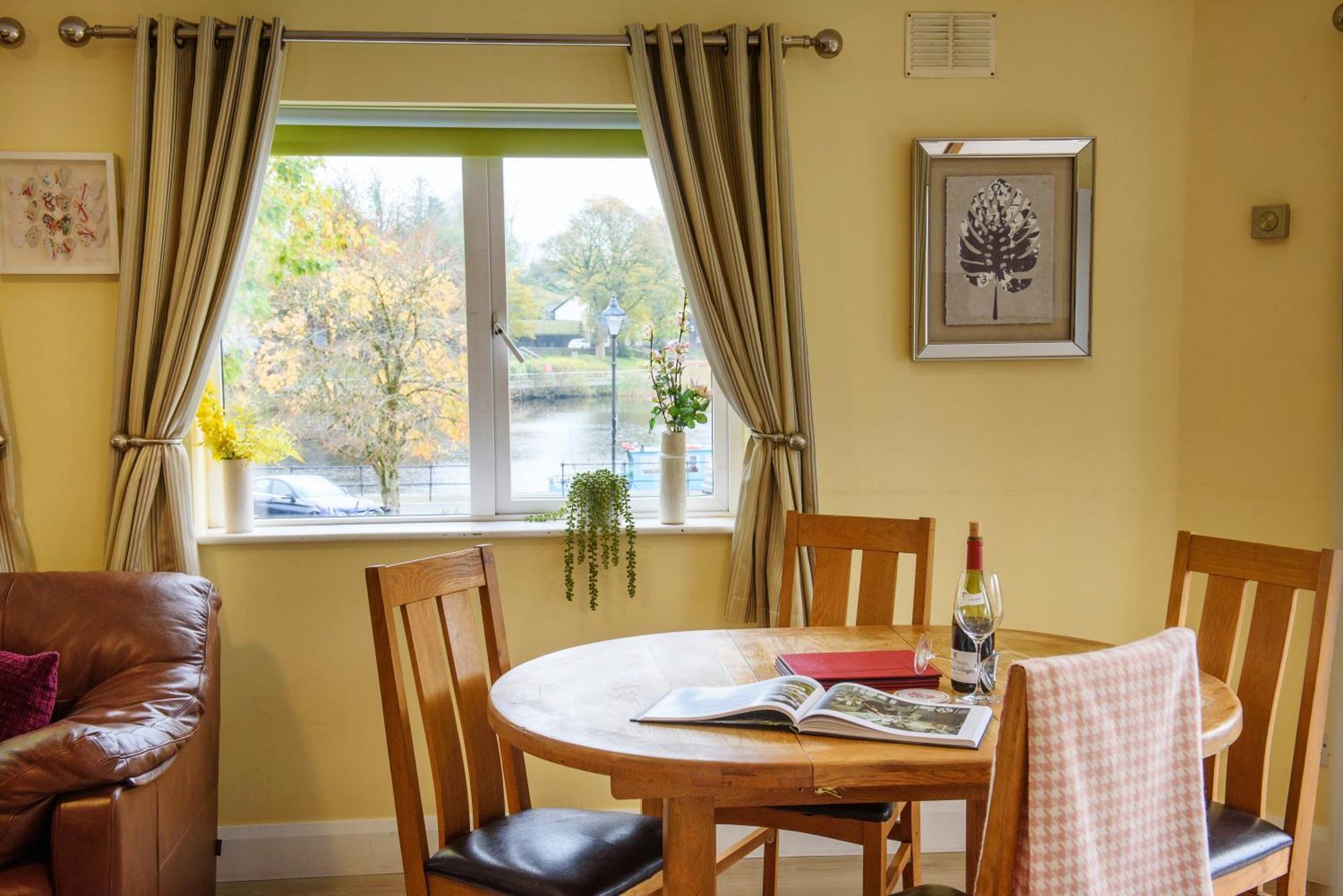 Waterfront Self Catering Houses Carrick on Shannon Dış mekan fotoğraf